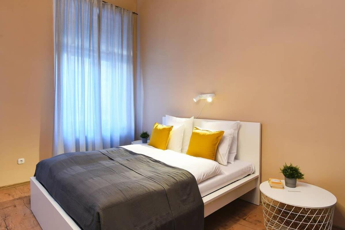 Very Central Very Spacious New Home Boedapest Buitenkant foto