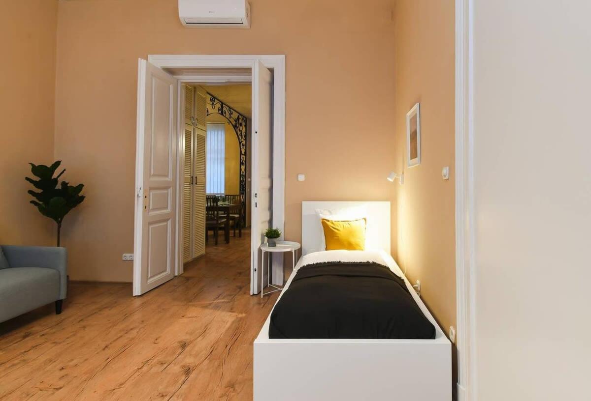 Very Central Very Spacious New Home Boedapest Buitenkant foto