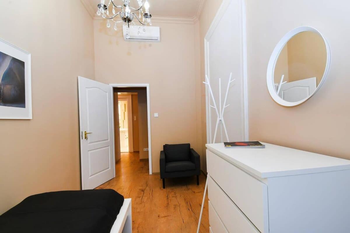 Very Central Very Spacious New Home Boedapest Buitenkant foto