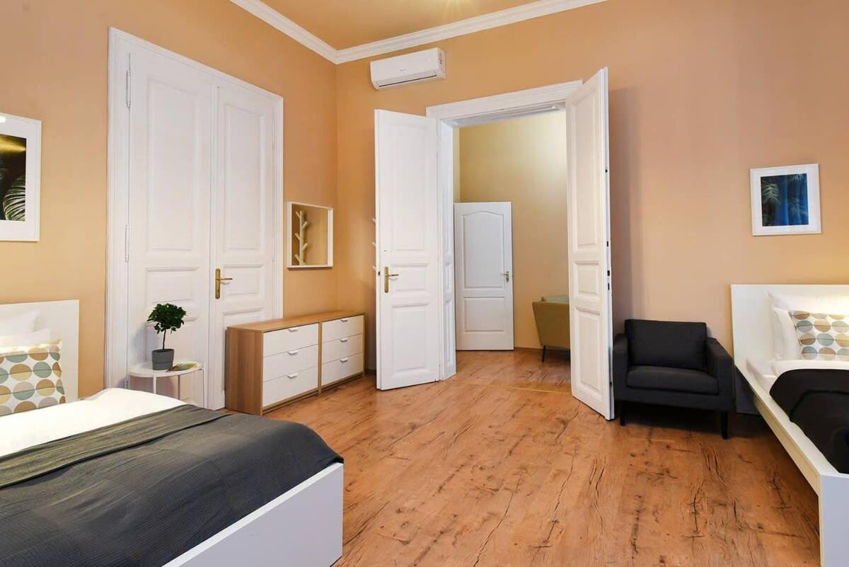 Very Central Very Spacious New Home Boedapest Buitenkant foto